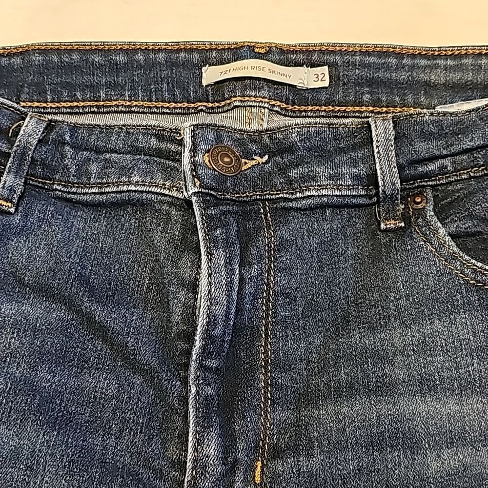 Levi's 5 pocket stretch high rise skinny size 32